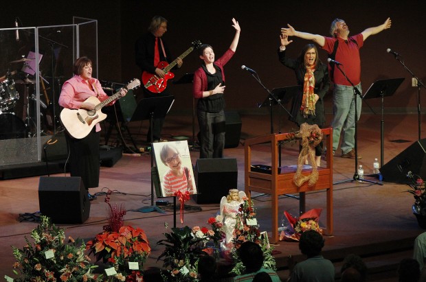 121312mp-elizabeth-celebration-28